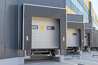 Spezialisten für perfekte Übergänge zwischen Fahrzeugen und Laderampen